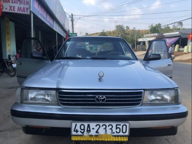 Cần bán Toyota Cressida đời 1989, màu bạc, xe nhập