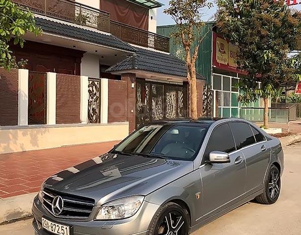 Bán Mercedes C300 năm 2010, màu xám, xe đẹp như mới, giá tốt0