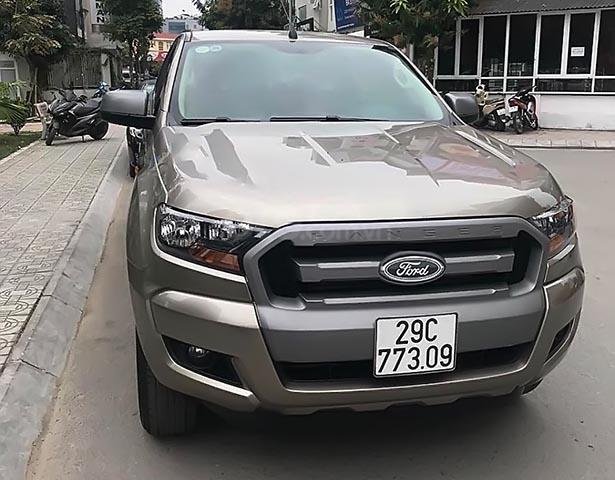 Bán xe Ford Ranger XLS 2017, màu xám, xe nhập, số tự động 