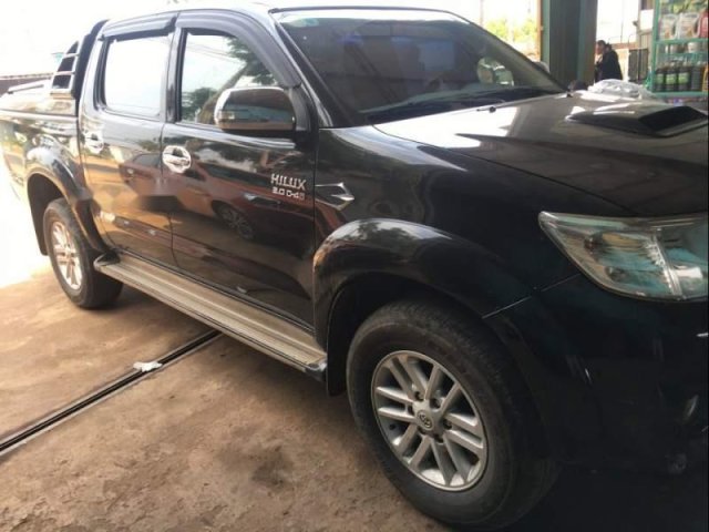 Cần bán lại xe Toyota Hilux năm sản xuất 2014, màu đen, xe nhập Thái