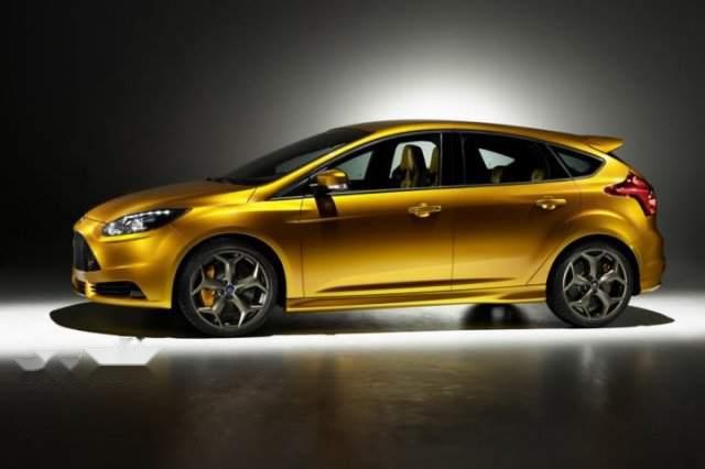 Bán xe Ford Focus sản xuất năm 2019, màu vàng, mới hoàn toàn