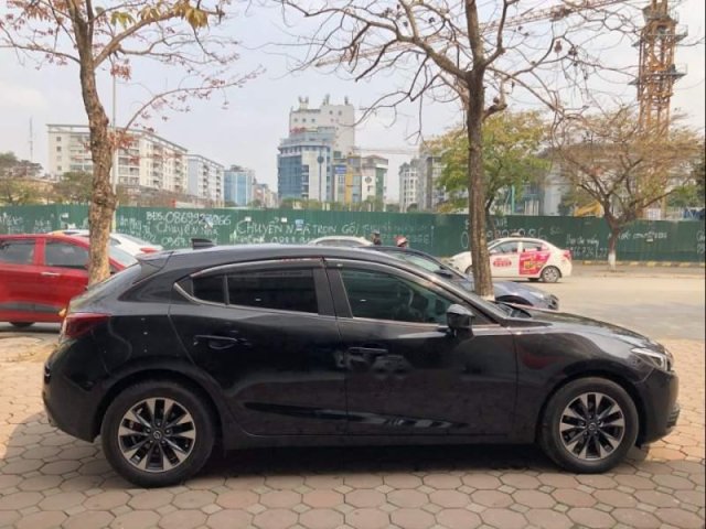 Bán xe Mazda 3 đời 2016, màu đen chính chủ, giá 615tr