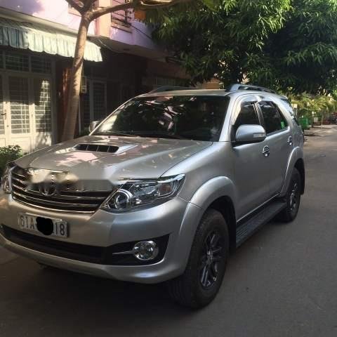 Bán Toyota Fortuner đời 2015, màu bạc, xe nhập chính chủ, giá tốt