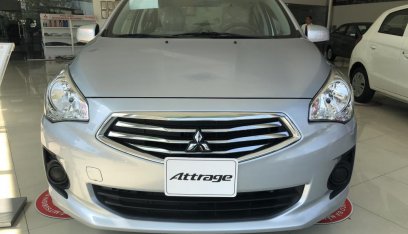 Cần bán mitsubishi Attrage màu bạc, số sàn 375tr. Hỗ trợ trả góp 80% hồ sơ nhanh chóng