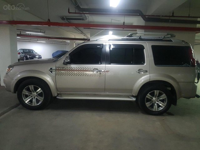 Bán Ford Everest 2.5L 4x2 AT sản xuất 2011, màu bạc