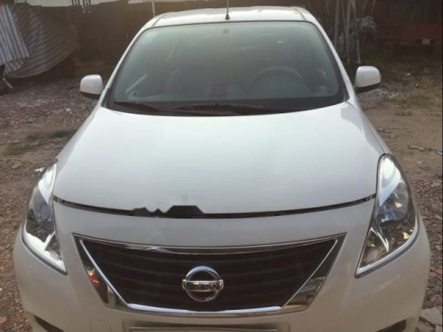 Cần bán xe Nissan Sunny đời 2015, màu trắng, nhập khẩu, giá cạnh tranh