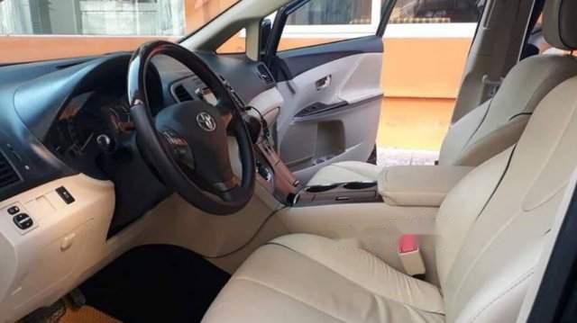 Cần bán lại xe Toyota Venza AWD 2.7 đời 2009, giá tốt