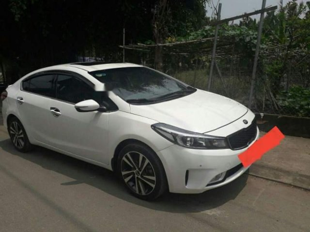 Bán Kia Cerato 2017, màu trắng số tự động, 610 triệu