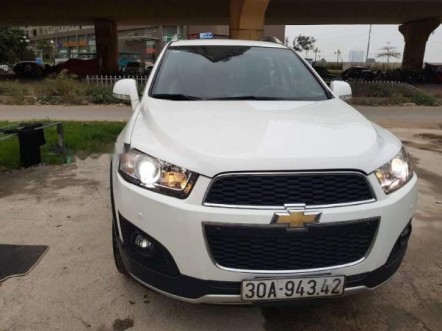 Cần bán lại xe Chevrolet Captiva năm sản xuất 2015, màu trắng