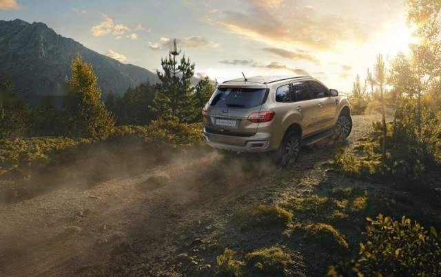 Cần bán Ford Everest năm 2018, nhập khẩu, xe chính hãng, mới 100%