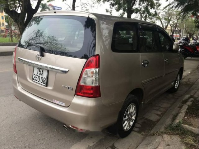 Cần bán xe Toyota Innova đời 2012, màu vàng chính chủ, giá 520tr