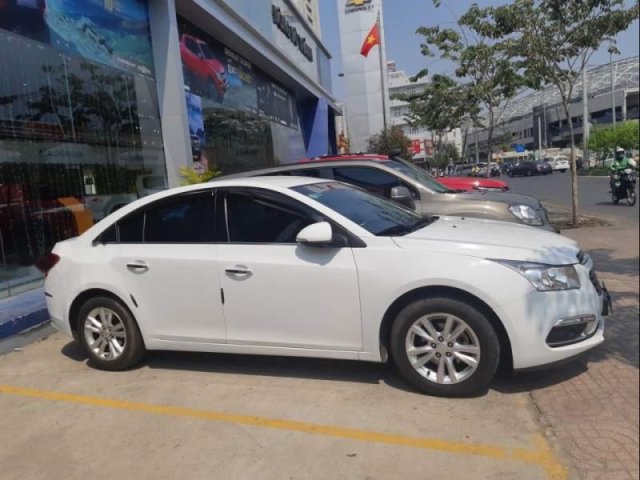 Bán Chevrolet Cruze LT 2016, màu trắng