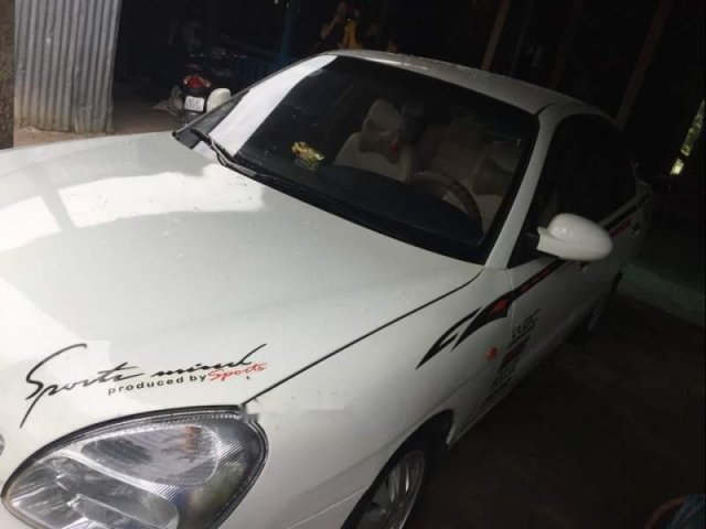 Cần bán Daewoo Nubira sản xuất năm 2001, màu trắng, nhập khẩu