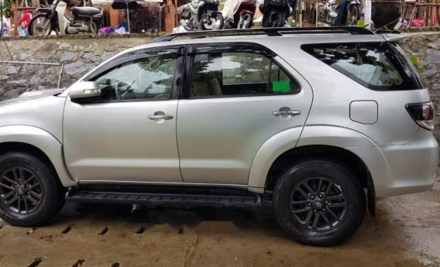 Cần bán lại xe Toyota Fortuner MT sản xuất 2016, màu bạc, cà vẹt 1 đời chủ0