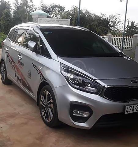 Bán Kia Rondo 7 chỗ, màu bạc, đời 2018