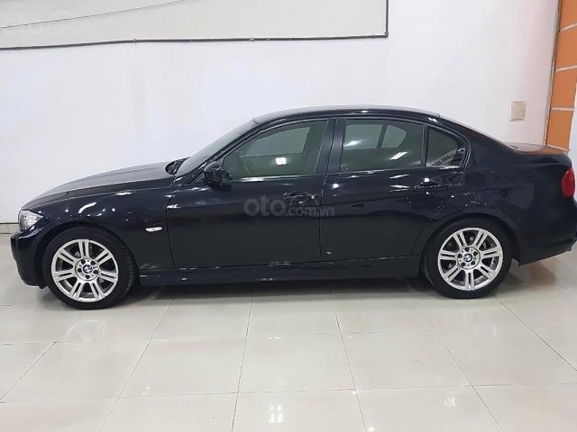 Bán BMW 3 Series 320i năm sản xuất 2010, màu đen, nhập khẩu 