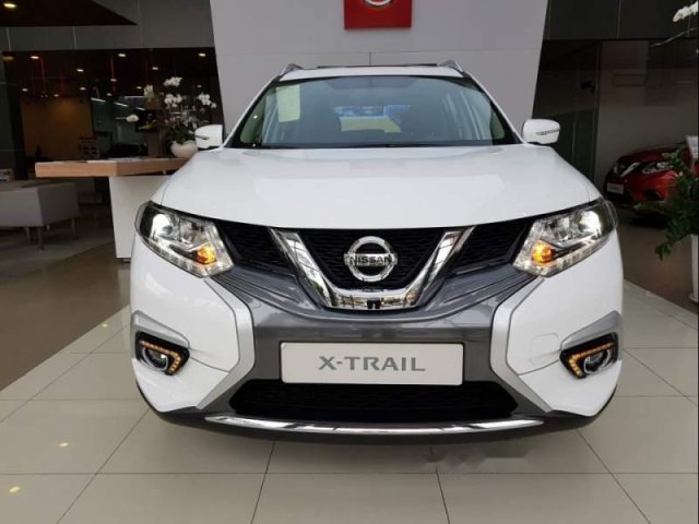 Cần bán xe Nissan X trail 2019, màu trắng0