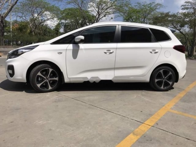 Bán xe Kia Rondo 2019, màu trắng, giá tốt0