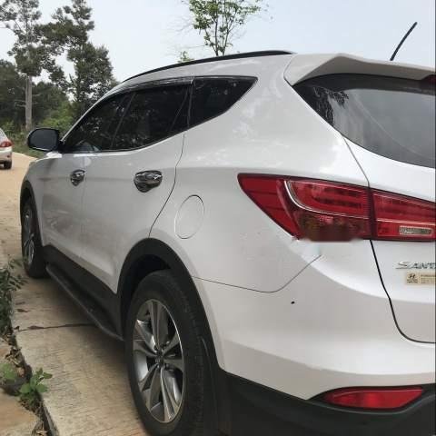 Cần bán xe Hyundai Santa Fe sản xuất năm 2015, màu trắng