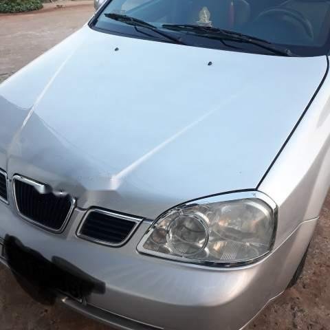 Cần bán lại xe Daewoo Lacetti 2004, màu bạc