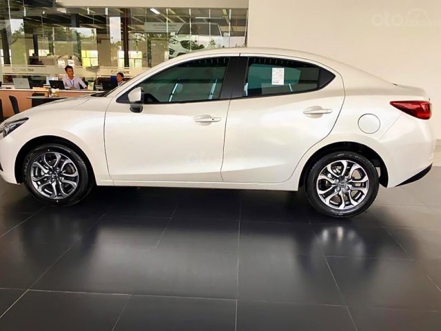 Bán ô tô Mazda 2 năm 2019, màu trắng, xe nhập, 564tr