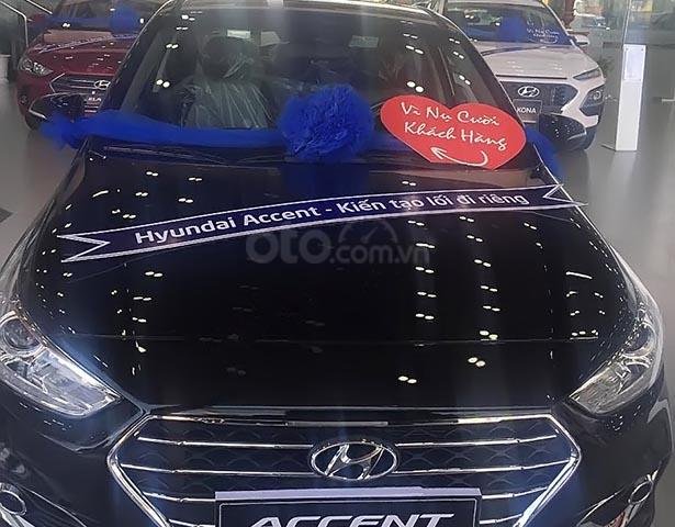 Bán xe Hyundai Accent 1.4 AT đời 2018, màu đen, giá 500tr0