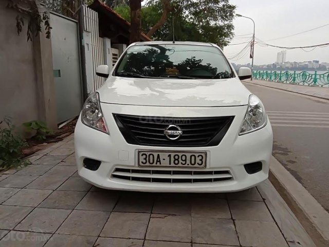 Chính chủ bán xe Nissan Sunny 1.5MT đời 2014, màu trắng