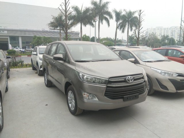 Cần bán xe Toyota Innova 2.0 E đời 2019, màu xám (ghi)