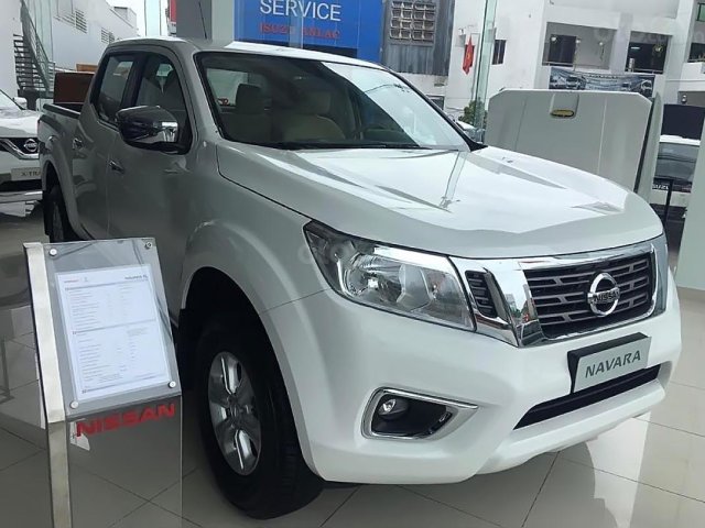 Bán Nissan Navara EL 2.5 AT 2WD 2018, màu trắng, nhập khẩu nguyên chiếc