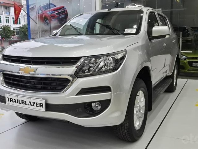 Chỉ từ 200 triệu nhận ngay xe Trailblazer nhập khẩu, có sẵn, giao ngay, ưu đãi sốc tháng 3 tới 90 triệu. LH 0962.951.192