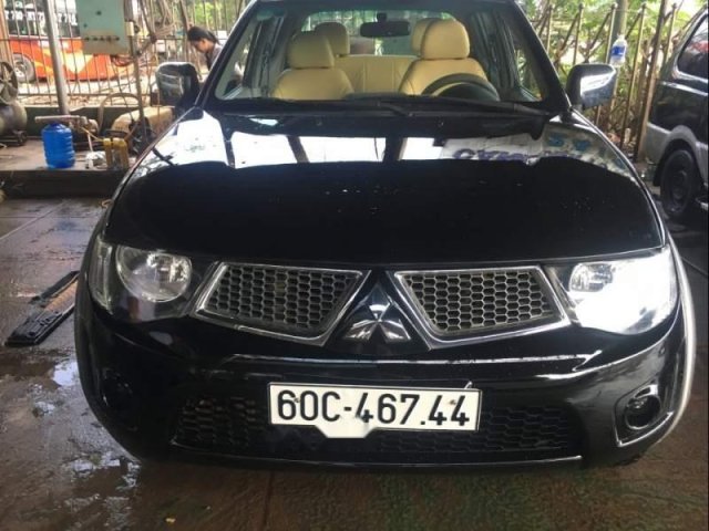 Cần bán xe Mitsubishi Triton đời 2011, màu đen