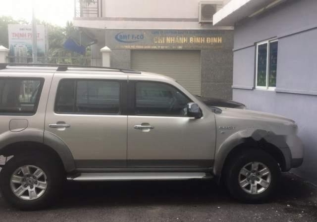 Cần bán gấp Ford Everest sản xuất năm 2008 số tự động0