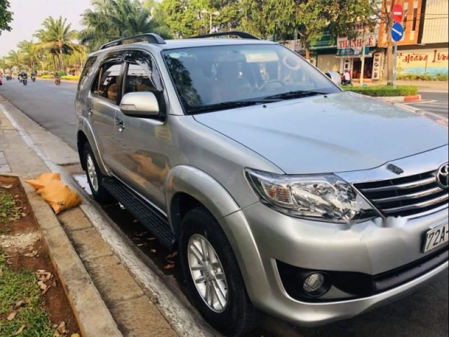 Cần bán xe Toyota Fortuner đăng ký cuối 2012, phom 2013, số sàn, máy dầu, 1 chủ mua mới