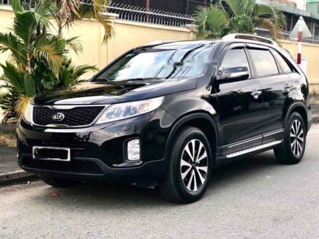 Cần bán gấp Kia Sorento 2016, màu đen còn mới, giá tốt