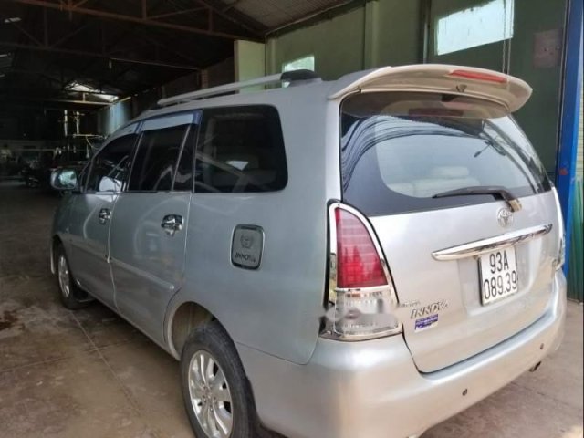 Cần bán xe Toyota Innova 2009, màu bạc, xe đẹp