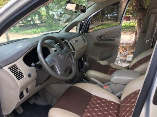 Bán ô tô Toyota Innova 2.0G sản xuất năm 2012, màu bạc giá cạnh tranh