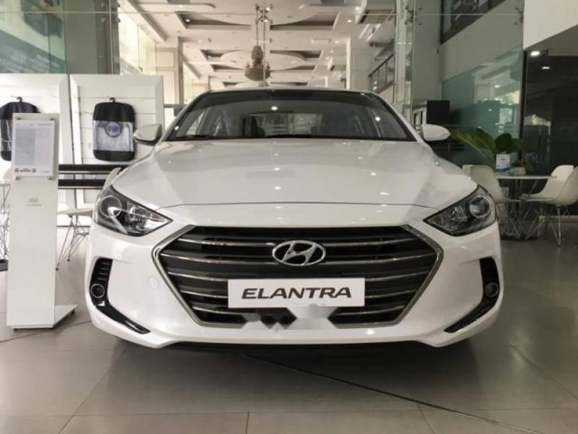 Cần bán Hyundai Elantra 1.6MT năm 2019, xe giá thấp, giao nhanh toàn quốc0