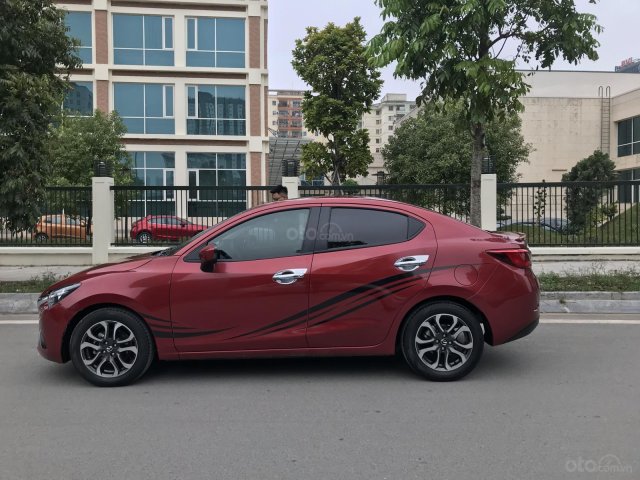 Bán xe Mazda 2 đời 2017 màu đỏ, giá 528 triệu