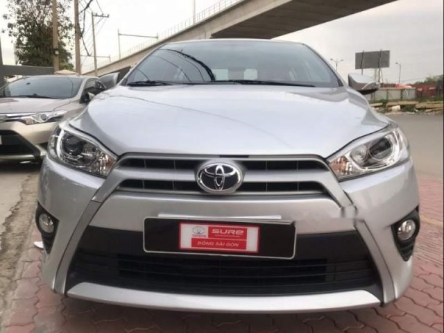 Cần bán Toyota Yaris 1.5G AT đời 2016, màu bạc, nhập khẩu nguyên chiếc