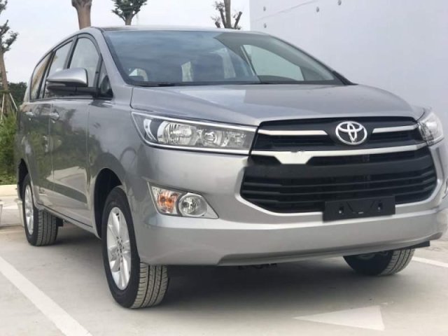 Cần bán Toyota Innova năm 2019, màu xám, giá tốt0