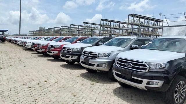 Ford Thủ Đô bán xe Ford Everest: 2.0 Bi tubor, 2.0 trend, Ambient, giá chỉ từ 920. LH 09754346285