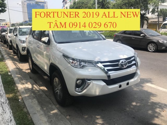 Bán nhanh Fortuner 2.4 (4x2) AT đời 2019, màu trắng, nhập khẩu nguyên chiếc0