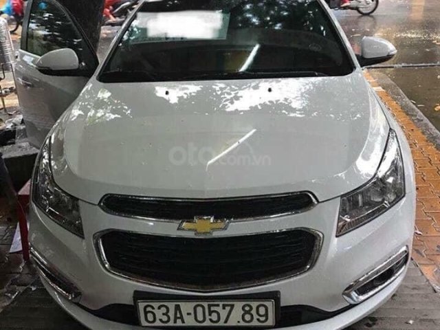 Cần bán lại xe Chevrolet Cruze LT 1.6L đời 2017, màu trắng 