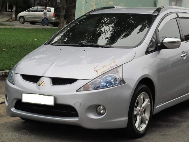 Cần bán lại xe Mitsubishi Grandis 2.4Mivec 2008, màu bạc, giá tốt