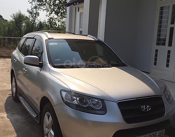 Xe Hyundai Santa Fe 2.7 MT 4WD sản xuất năm 2008, màu bạc 