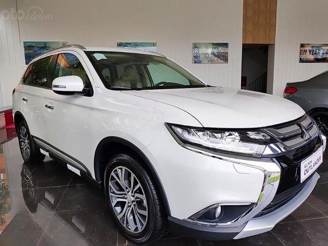 Bán xe Mitsubishi Outlander 2.0 CVT Premium năm 2019, màu trắng 0