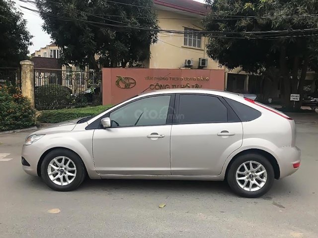 Cần bán xe Ford Focus 1.8AT đời 2010, chính chủ, giá tốt