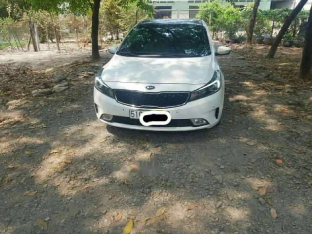 Cần bán xe Kia Cerato đời 2017, màu trắng giá cạnh tranh