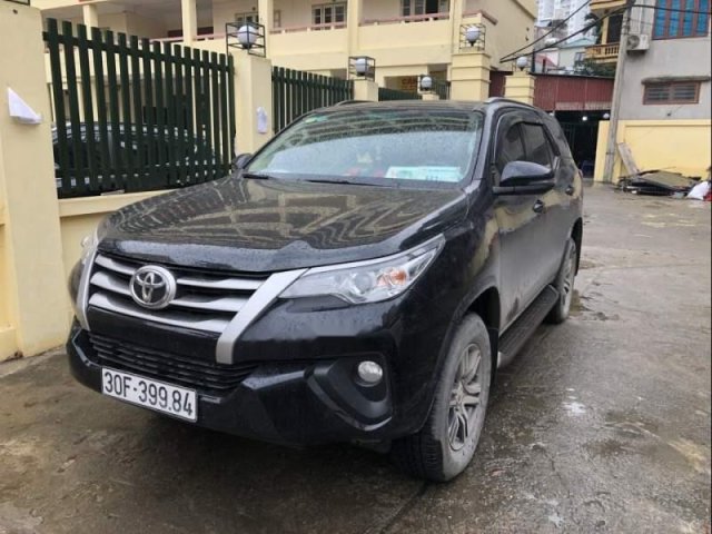 Cần bán Toyota Fortuner 2.4G đời 2018, màu đen, xe nhập số sàn