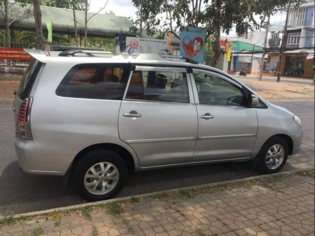 Cần bán xe Toyota Innova đời 2006, màu bạc, nhập khẩu nguyên chiếc, chính chủ, giá tốt